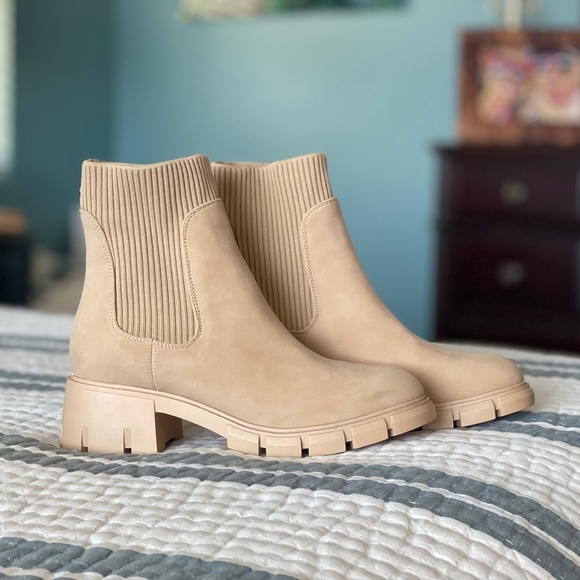 Womens’s Lug Sole Platform Ankle Boots - Picture 1 of 4